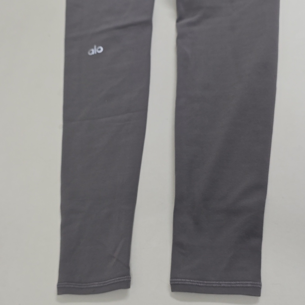 7/8 High-Waist Airlift Legging - Picture 8 of 9